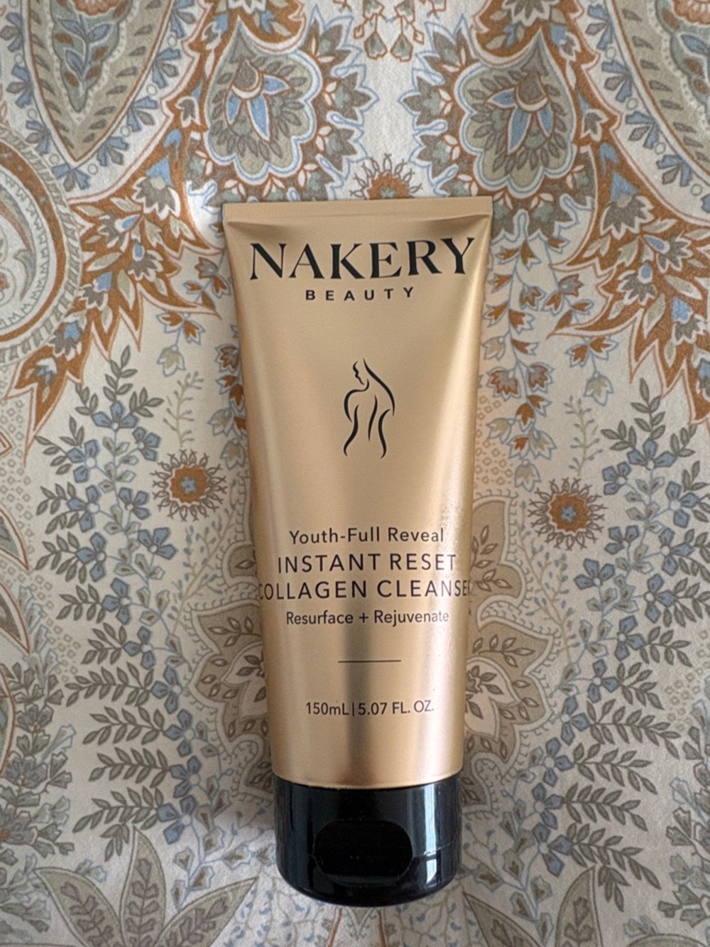 NWT NAKERY COLLAGEN INSTANT CLEANSER
